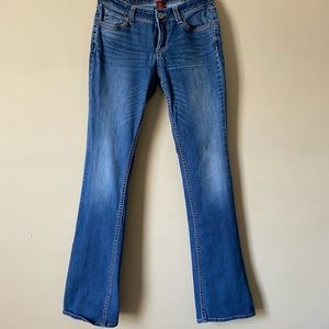 Curvy bootcut jeans